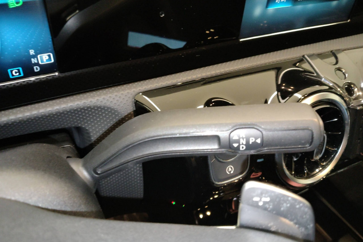 奔驰A级 2019款 A 180 L 运动轿车局部细节18