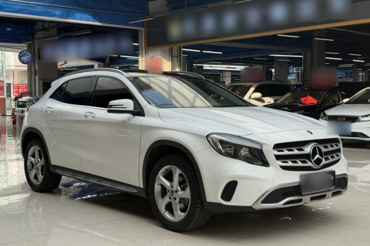 奔驰GLA 2019款 GLA 200 动感型车身外观6005