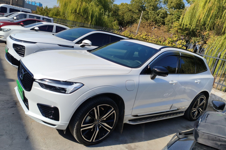 沃尔沃XC60新能源 2020款 T8 E驱混动 智远运动版车身外观4