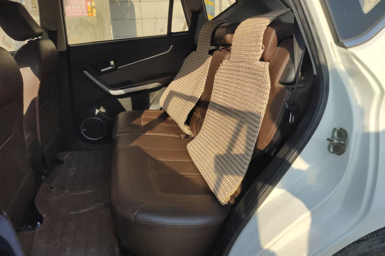 陆风X5 2016款 Plus 2.0T 自动创领版中控内饰21