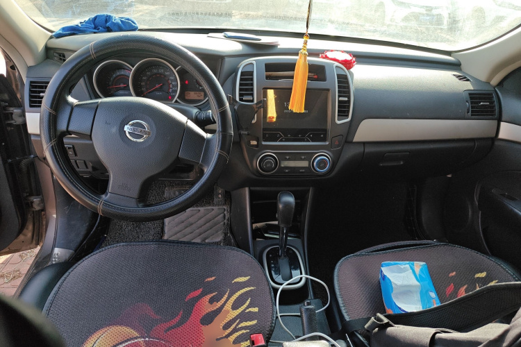 日产 轩逸 2019款 经典 1.6XE+ CVT智联领先版中控内饰12