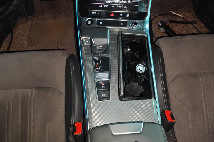 奥迪A6L 2021款 45 TFSI 臻选动感型局部细节18