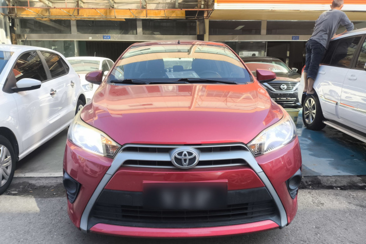 丰田 YARiS L 致炫 2015款 1.5E 自动魅动版车身外观2