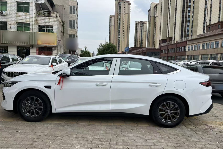 比亚迪 秦L 2025款 DM-i 智驾版 80KM领先型车身外观6004