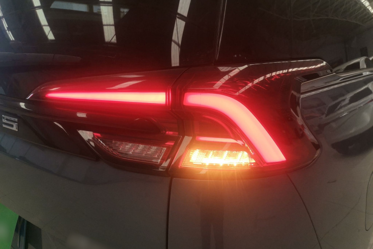 上汽大通MAXUS 大通G50 2023款 PLUS 1.5T 幸福推荐自动护航版车身外观6006