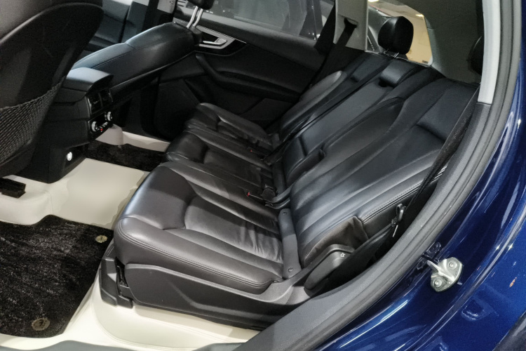 奥迪Q7 2018款 45 TFSI 技术型中控内饰7004