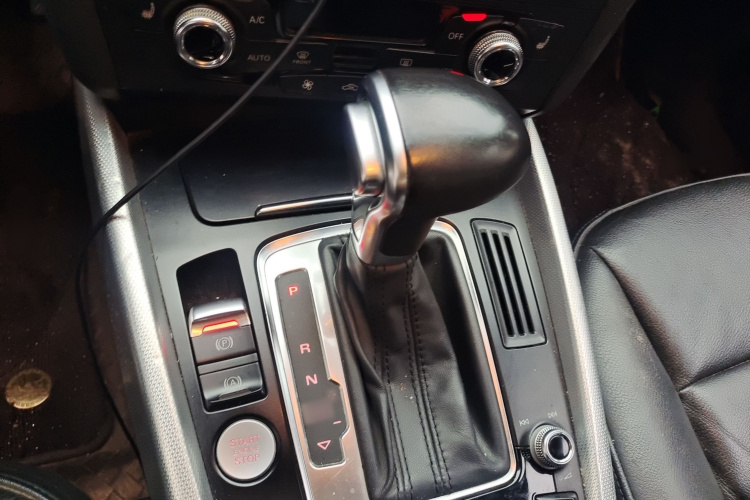 奥迪Q5(进口) 2013款 45 TFSI quattro 运动型局部细节18