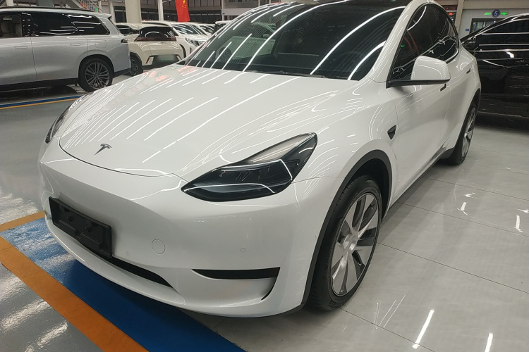 特斯拉 Model Y 2022款 改款 后轮驱动版车身外观1