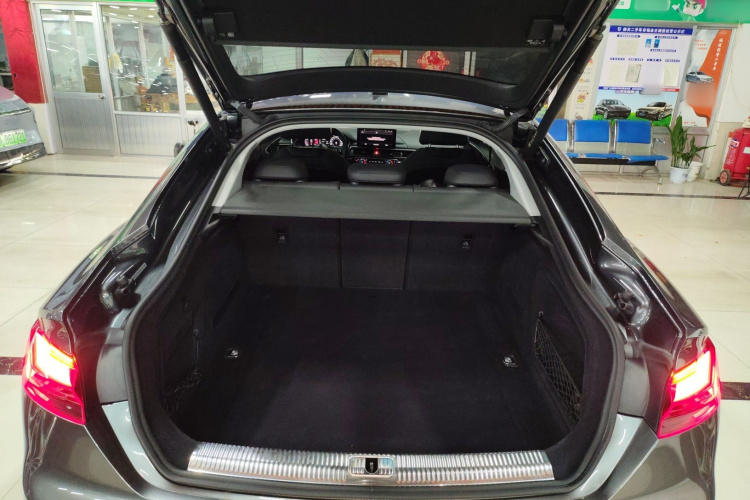 奥迪A5 2021款 Sportback 40 TFSI quattro 豪华致雅型机舱底盘23