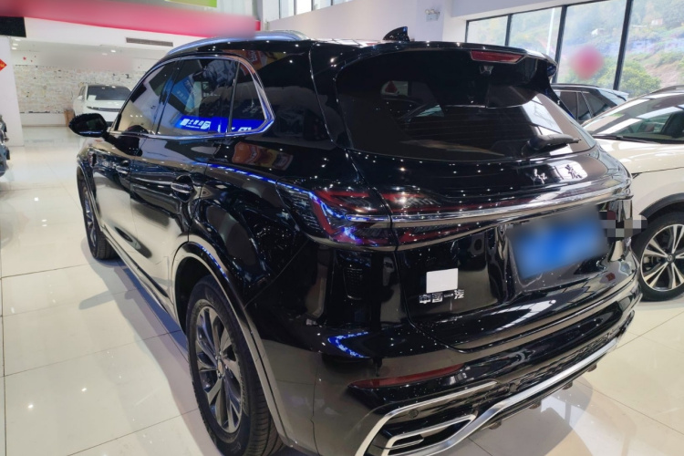 红旗HS5 2023款 2.0T 旗享Pro版车身外观4