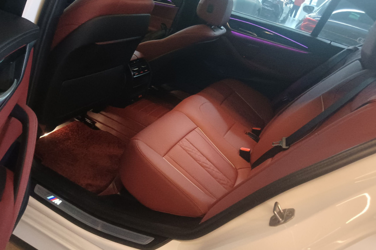 宝马5系 2022款 改款二 525Li M运动套装中控内饰21