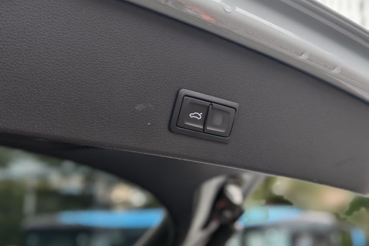 奥迪Q2L e-tron 2022款 Q2L e-tron 纯电智享型中控内饰7003