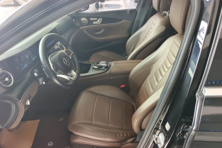 奔驰E级 2018款 改款 E 300 L 运动时尚型局部细节19