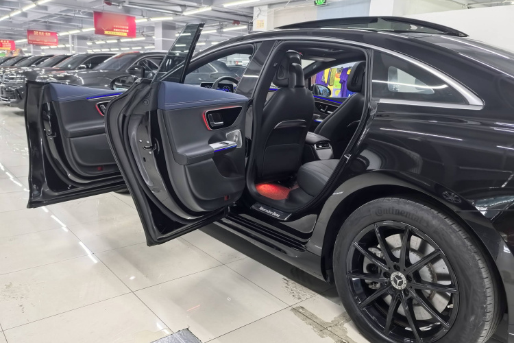 奔驰EQE 2022款 350 先锋版中控内饰7011