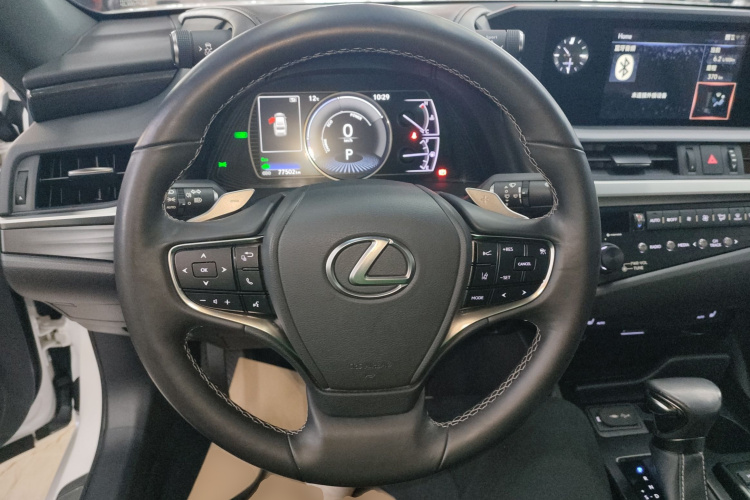 雷克萨斯ES 2020款 300h 卓越版中控内饰13