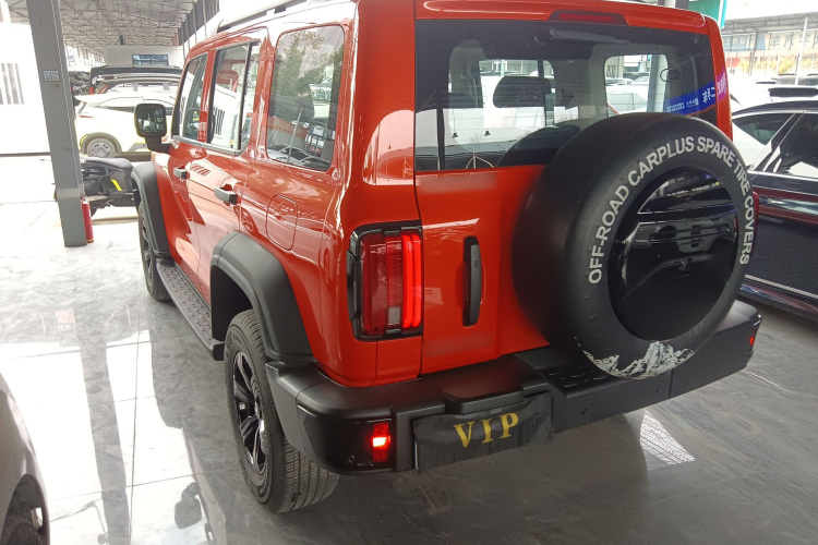 坦克300 2024款 2.0T 征服者车身外观4