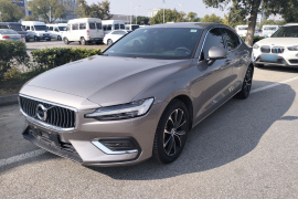 沃尔沃S60 2022款 B4 智逸豪华版