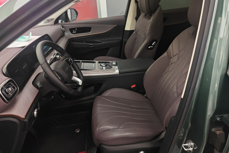 奇瑞 风云T10 2024款 210 奢享版中控内饰7003