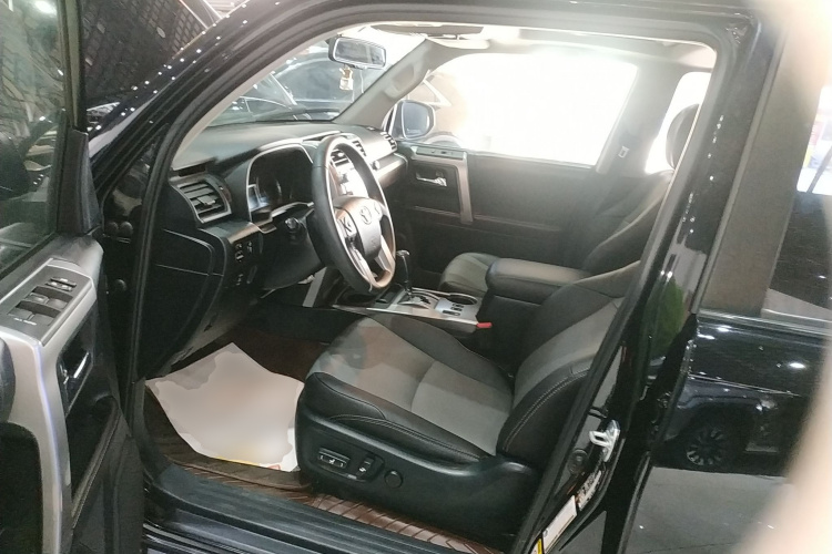丰田 超霸（4Runner）（平行进口） 中控内饰20