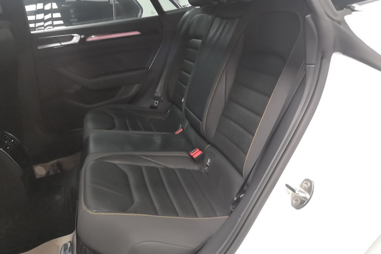 一汽-大众CC 2024款 380TSI 夺目版中控内饰7004