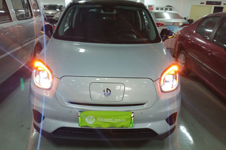 零跑汽车 零跑T03 2022款 星钻版车身外观2