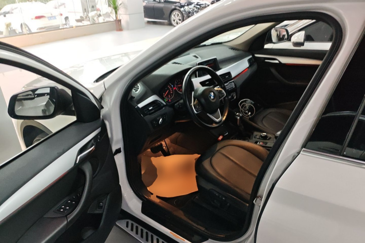 宝马X1 2018款 sDrive20Li 领先型中控内饰20