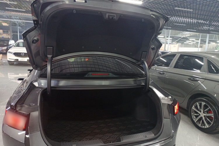 长安 逸动 2024款 1.5T GDI自动 旗舰型机舱底盘23