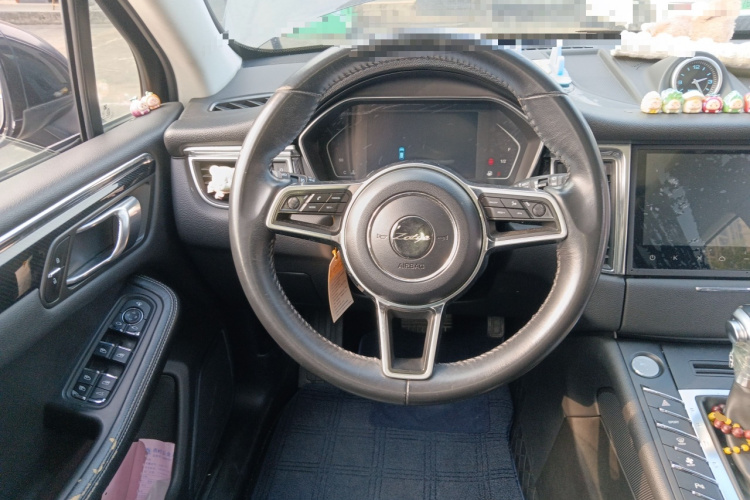 众泰SR9 2017款 2.0T 自动极致之梦版中控内饰13