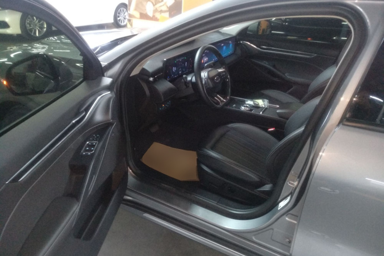 福特 蒙迪欧 2025款 2.0T EcoBoost 豪华型中控内饰19