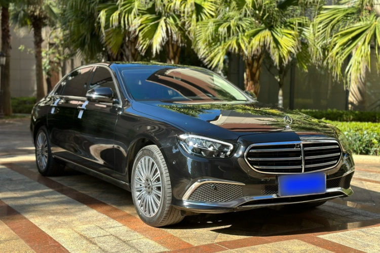 奔驰E级 2023款 改款 E 300 L 时尚型车身外观6009