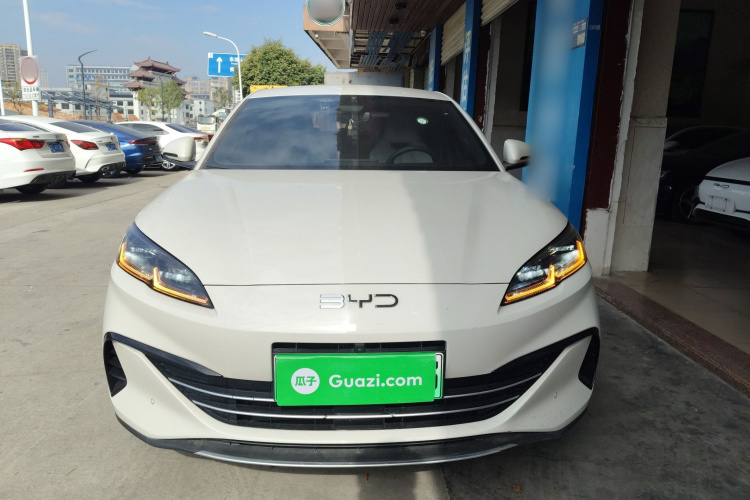 比亚迪 海豹06新能源 2024款 DM-i 80KM尊贵型车身外观2