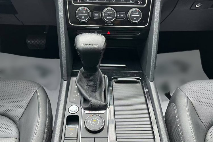 大众 途昂 2017款 380TSI 四驱豪华版中控内饰7002