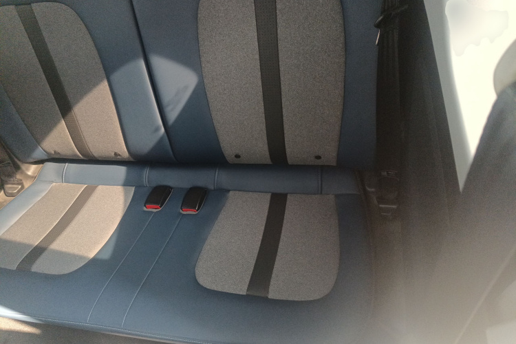 五菱汽车 宏光MINIEV 2022款 GAMEBOY 200km 玩咖款 磷酸铁锂中控内饰21