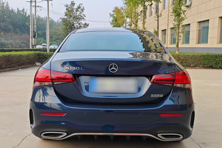 奔驰A级 2019款 A 180 L 运动轿车车身外观6006