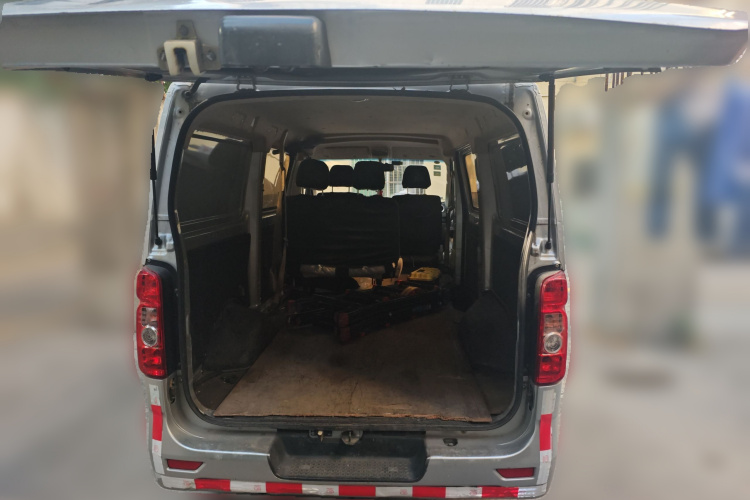 长安凯程 长安睿行M80 2014款 1.5L基本型（四座）4G15S中控内饰23