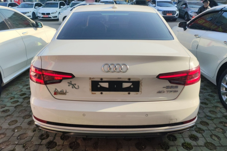 奥迪A4L 2019款 40 TFSI 时尚型 国VI车身外观6