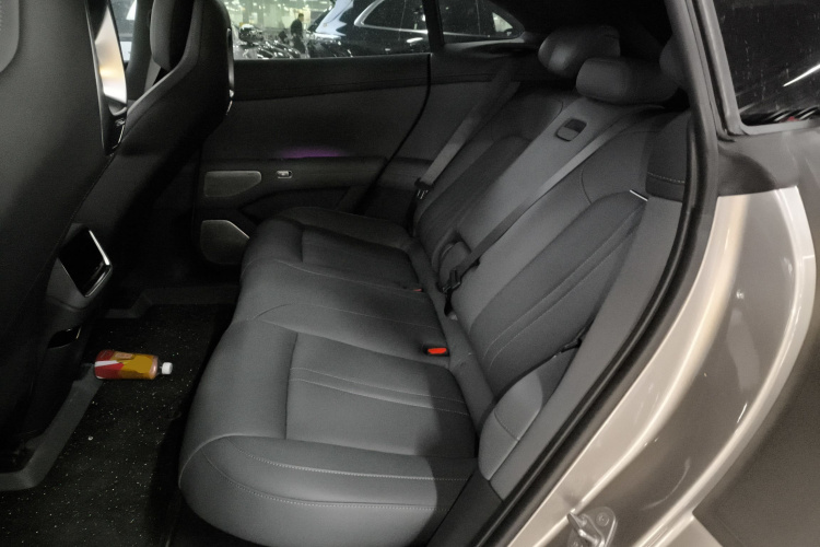 小米汽车 小米YU7 2025款 超长续航后驱版中控内饰21