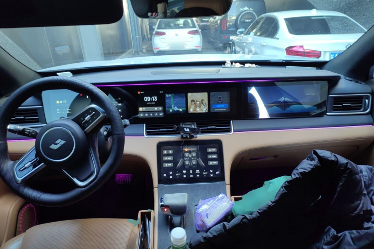 理想汽车 理想ONE 2021款 增程6座版中控内饰12