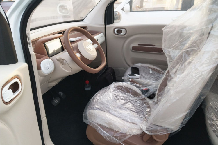 奔腾小马 2026款 222km 萌趣马 Plus中控内饰19