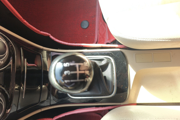 长城C30 2015款 经典版 1.5L 手动畅享型局部细节18