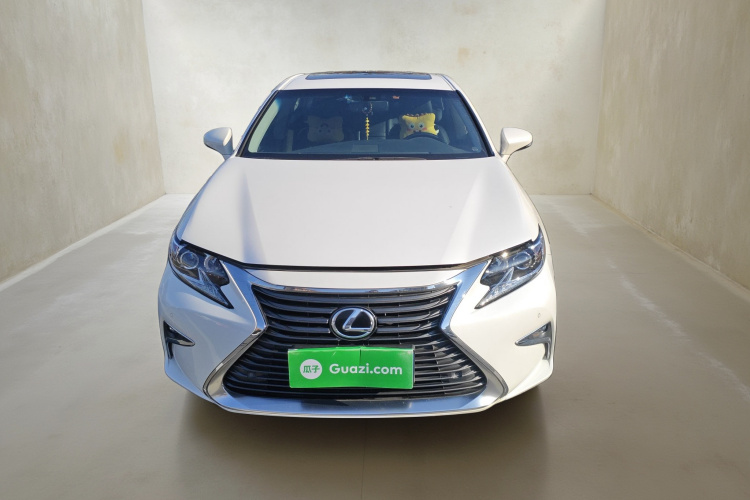 雷克萨斯ES 2015款 200 精英版车身外观2