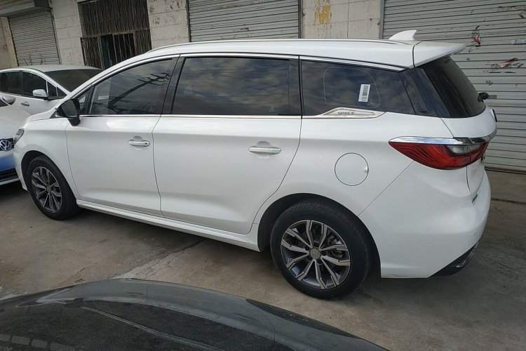 比亚迪 宋MAX 2019款 1.5T 自动智联睿进型 6座 国VI车身外观4