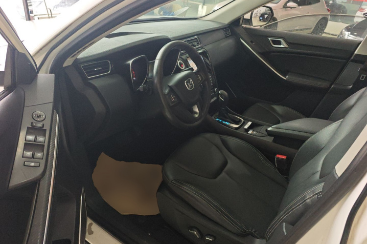 江铃 驭胜S330 2016款 1.5L GTDi 自动两驱尊贵版中控内饰20