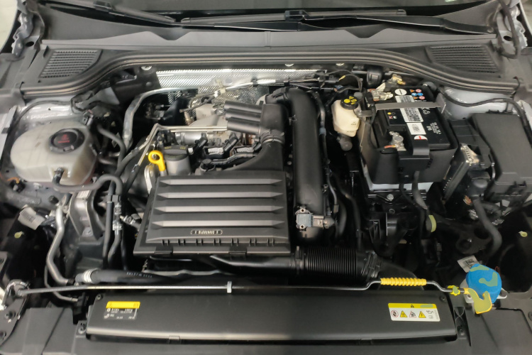 大众 高尔夫 2023款 改款 280TSI DSG Pro机舱底盘24