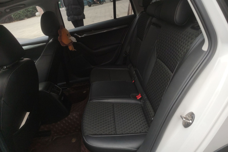 斯柯达 明锐 2019款 旅行车 TSI280 DSG豪华版 国VI中控内饰21