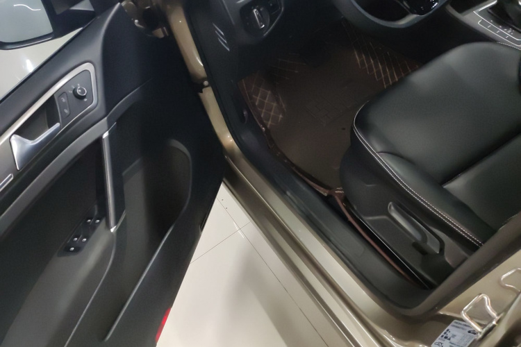 大众 高尔夫 2016款 1.6L 自动舒适型中控内饰20