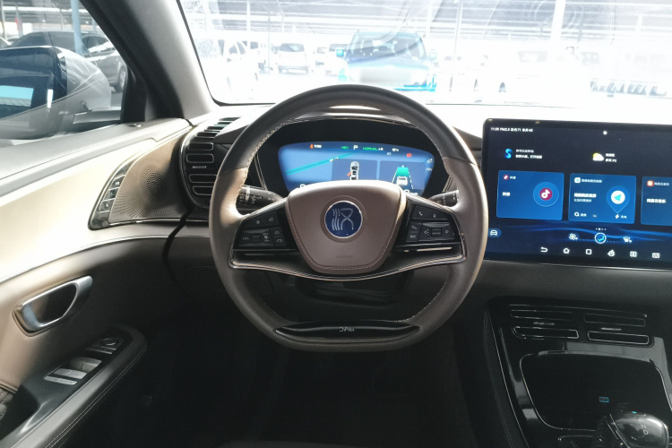 比亚迪 汉 2022款 DM-i 121KM 尊荣型中控内饰13