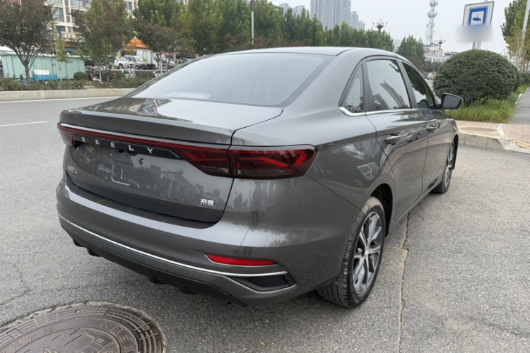 吉利汽车 帝豪 2023款 第4代冠军版 1.5L CVT尊贵型车身外观6005