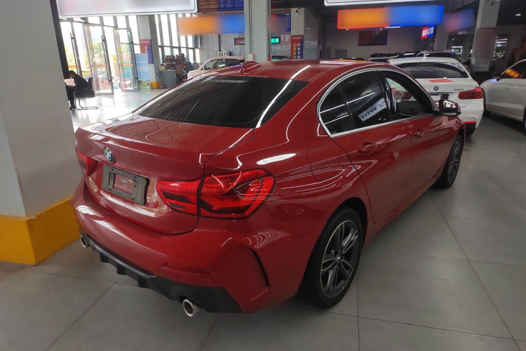 宝马1系 2021款 改款 120i M运动版车身外观7