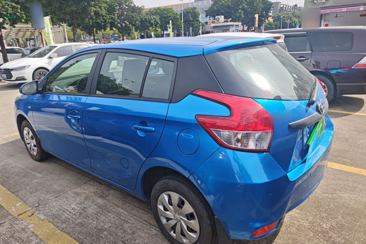 丰田 YARiS L 致炫 2014款 1.3E 手动魅动版车身外观4